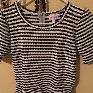 Lularoe size s Amelia.