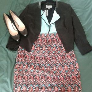 Graphic lace pencil skirt