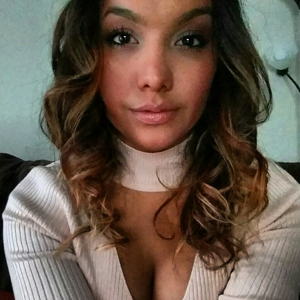 Meet your Posher, Cinthia