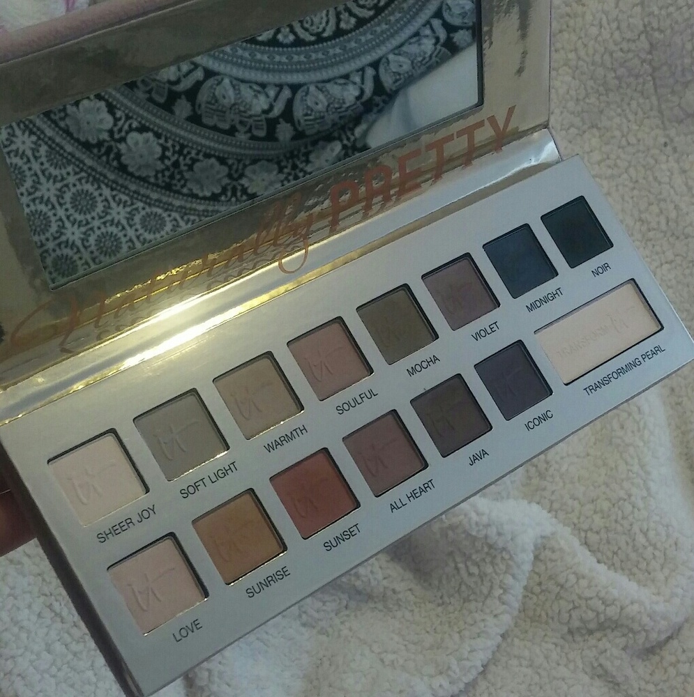 🚫SOLD🚫 IT Cosmetics anti-aging eyeshadow palette