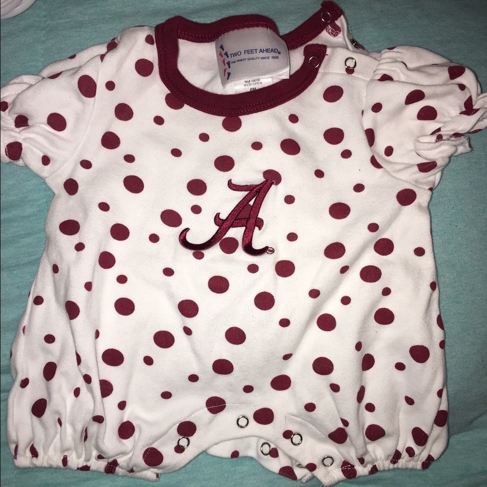 Alabama bubble 6 months, fits like 3 month