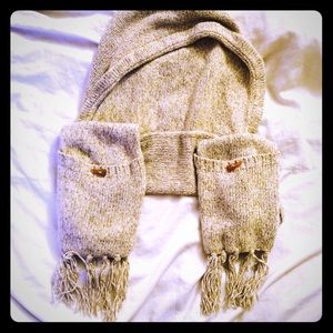 Scarf with hood and pockets