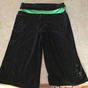 Workout capris size large