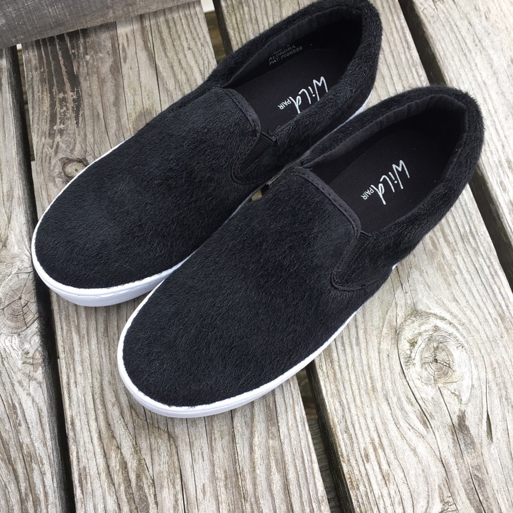 Wild Pair Black Fur Loafers! NEW! - Picture 1 of 8