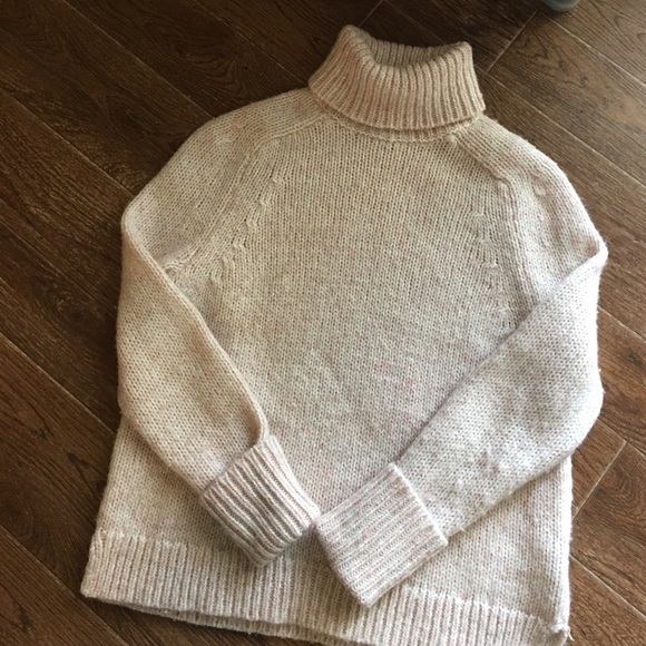 J. Crew Sweaters - ⚡️Weekend Sale⚡️J.Crew -Warm Cozy Pale Pink