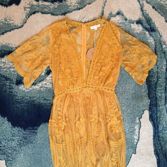 LAST ONE • Yellow Lace Maxi Dress - Picture 4 of 5