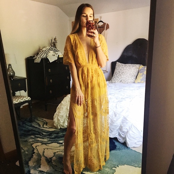 LAST ONE • Yellow Lace Maxi Dress - Picture 5 of 5