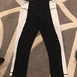 Lululemon white and black crop leggings