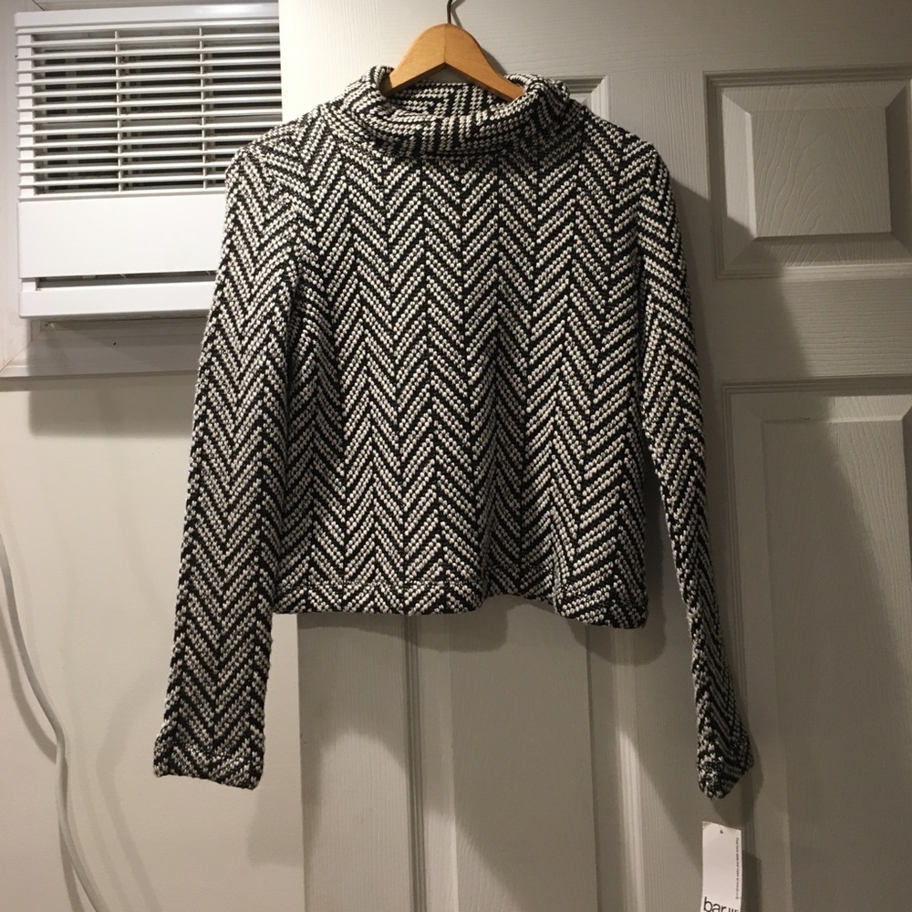 NWT Bar III sweater