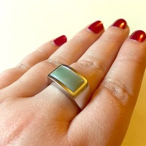 Blue opalescent ring