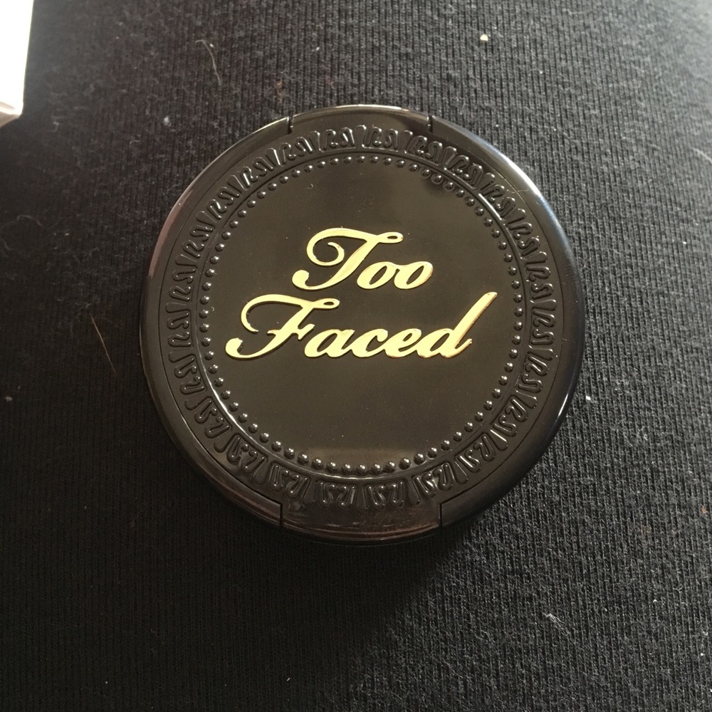 Too faced snow bunny bronzer--deluxe size