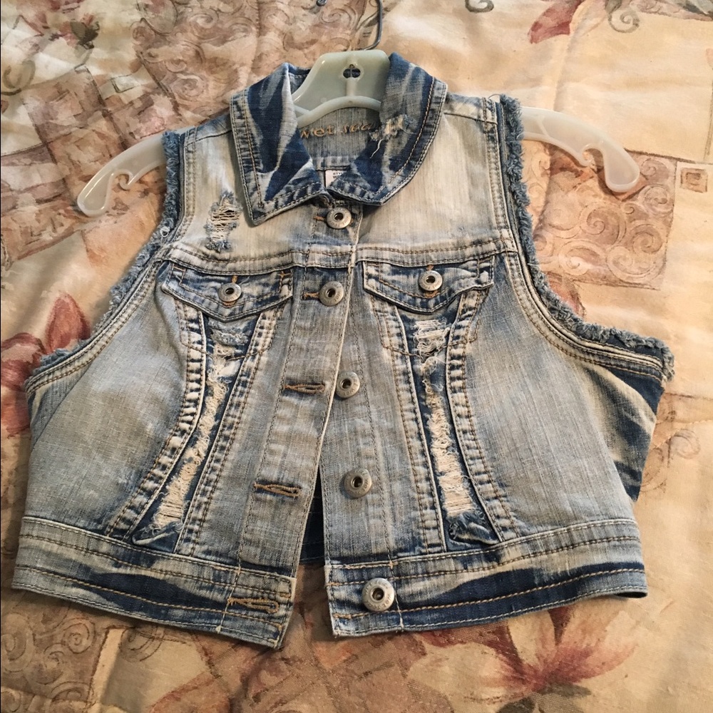Cute denim vest . Never worn