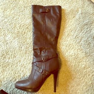 Brown new heeled boots