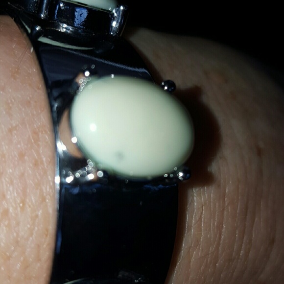 Cuff  bracelet - Picture 4 of 4