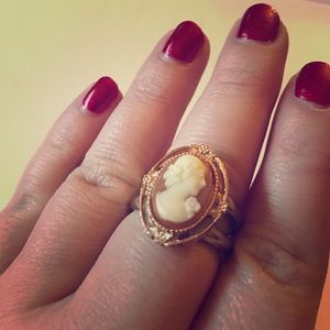 Gold Cameo ring