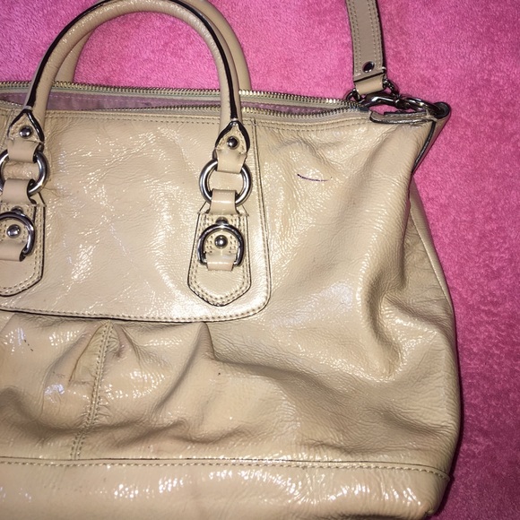 Gorgeous Nude Coach - Picture 2 of 4