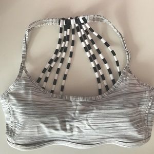 lulu🍋 lighten up bra *online only style 🖤