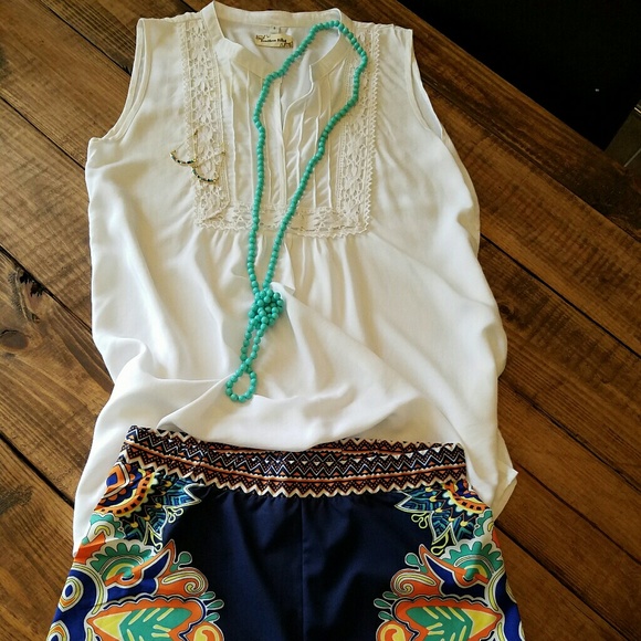 Chiffon floral print shorts - Picture 2 of 4