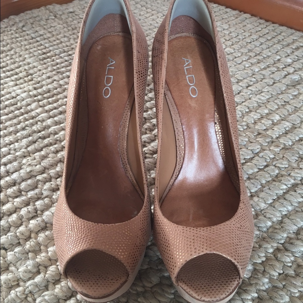 Aldo Nude Platform Peep Toe pumps