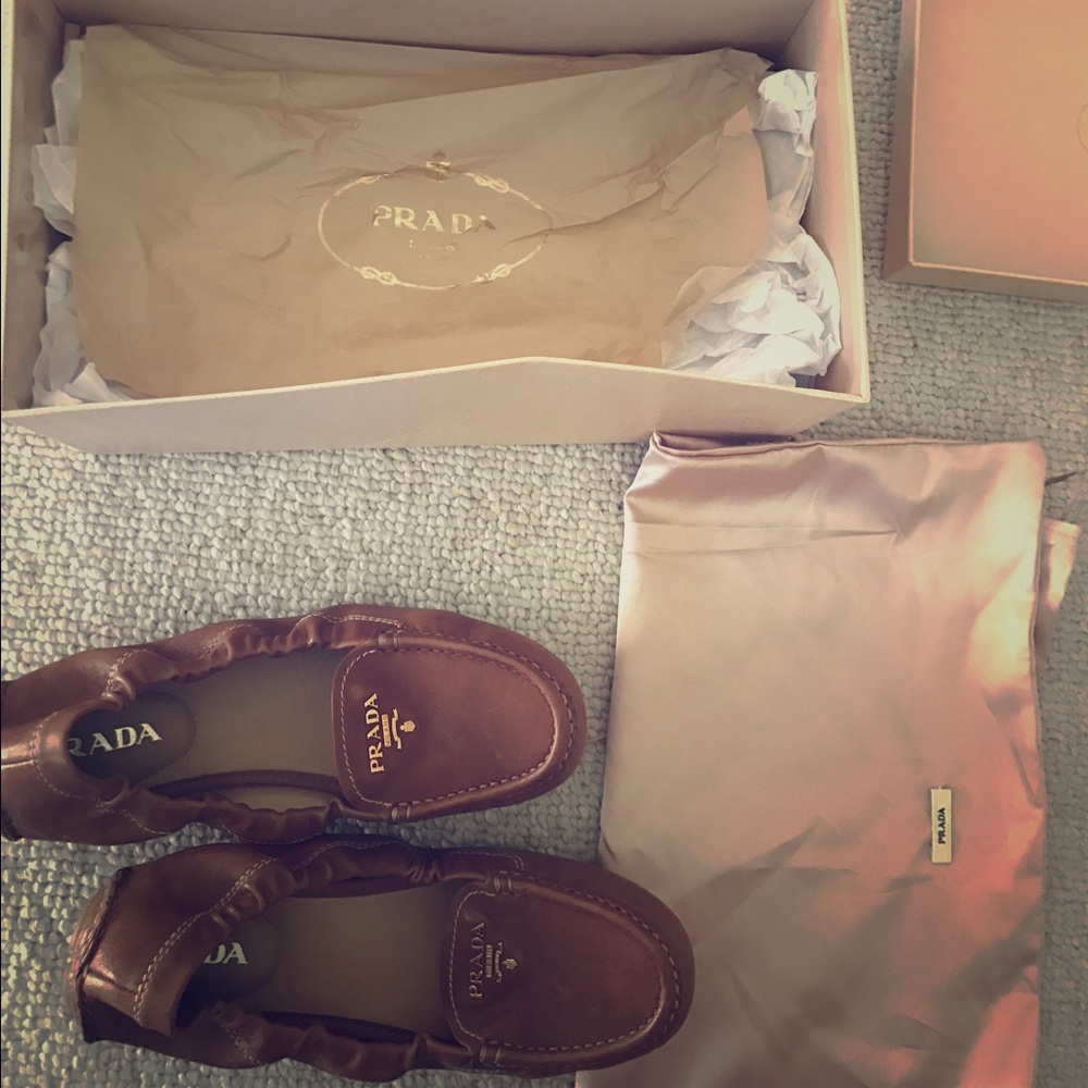 Authentic Prada "scrunch " leather brown loafers