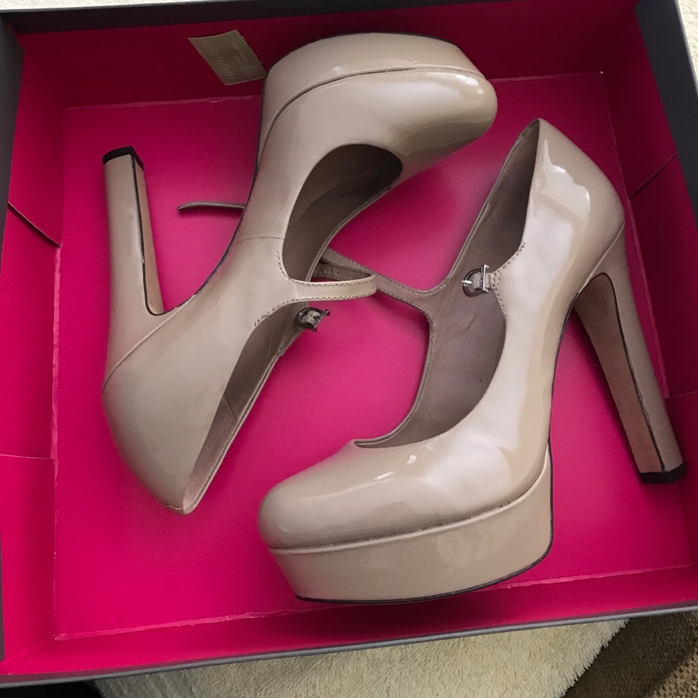 Cute nude heels