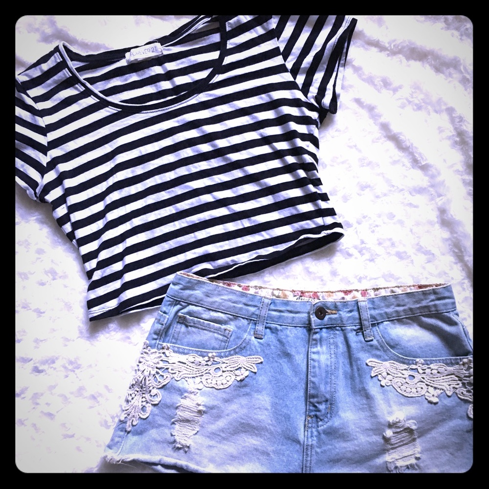 Forever 21 Black & White striped crop top