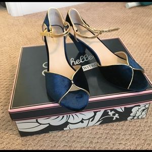 Brand new in box Seychelles velvet heels