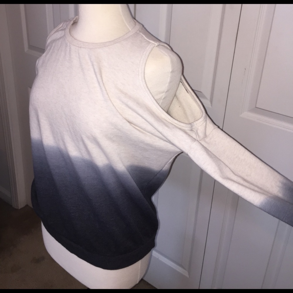 Grayish blue ombré long sleeve top