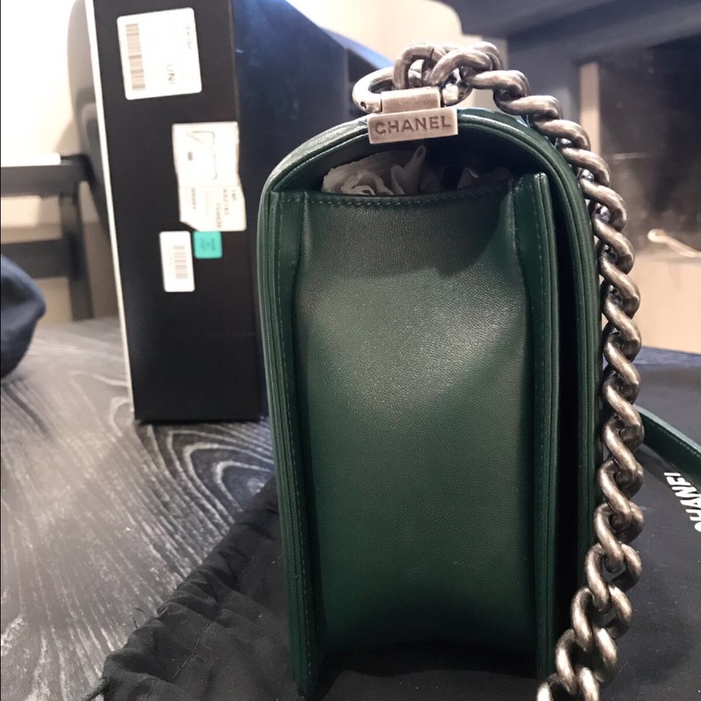 Chanel forest green leather purse - Picture 2 of 4