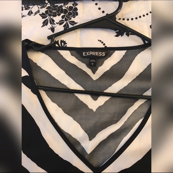 Silky zebra pattern Express blouse - Picture 2 of 2