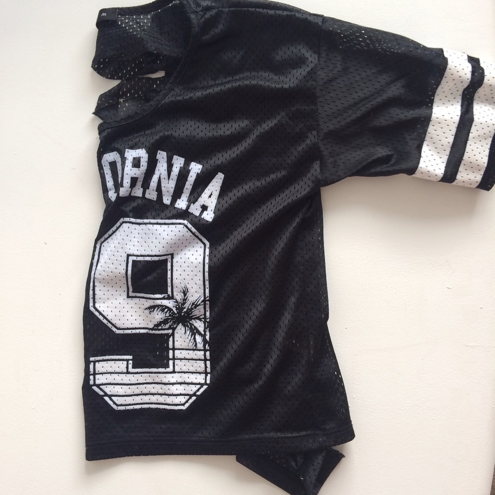 Black Sport Crop Top 🖤