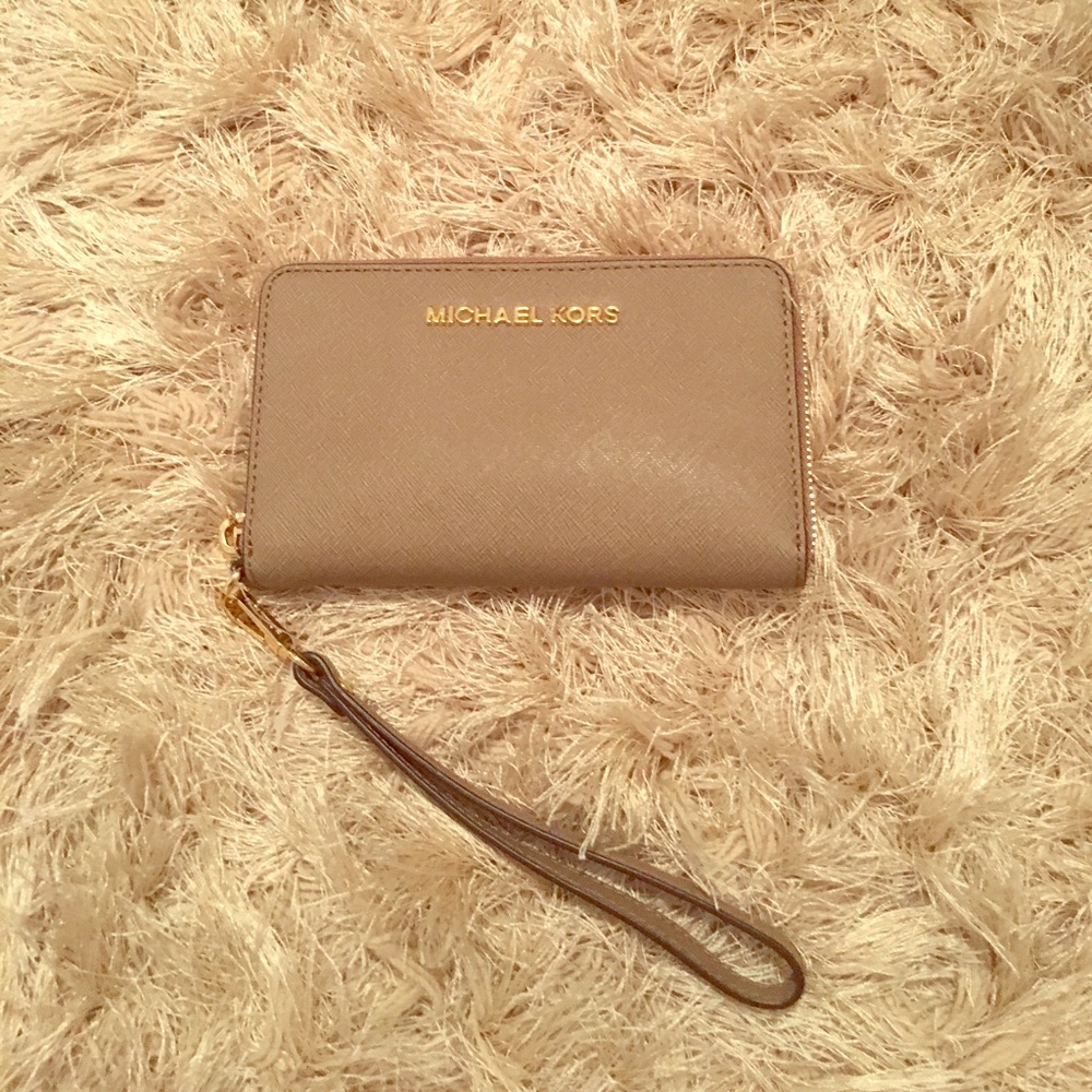 Taupe Michael Kors Wristlet Wallet