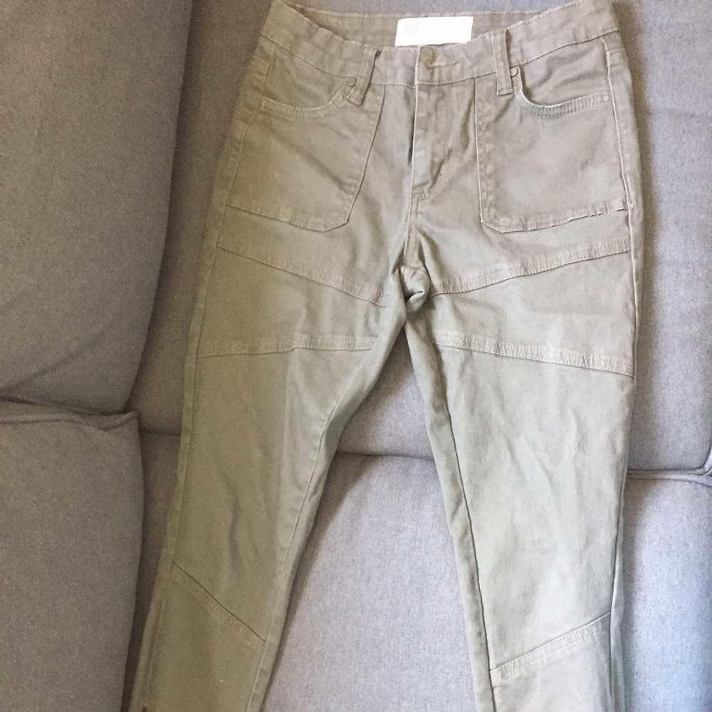 RSQ by Tillys size 0 chino material