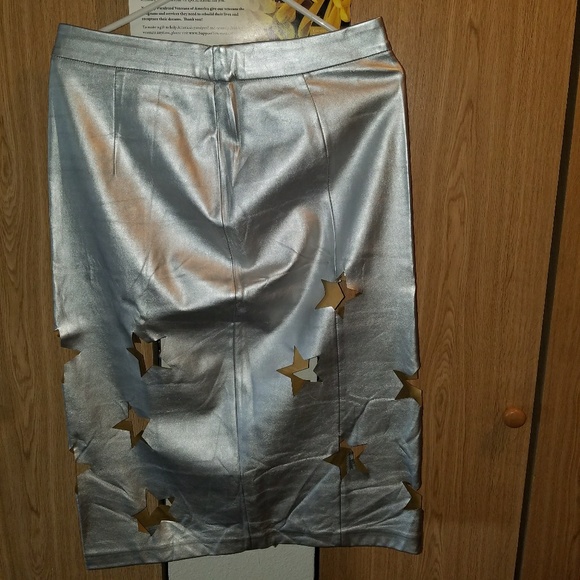 Silver metallic skirt - Picture 1 of 2