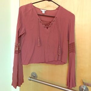 Very laid back cute long sleeve top from tillys