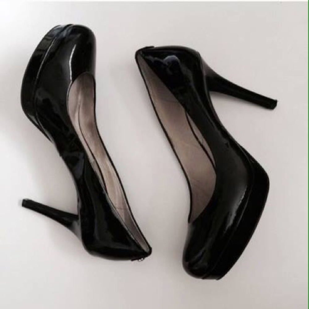 MICHAEL Michael Kors Black Patent Leather Pumps