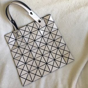 Baobao lucent basic tote, beige