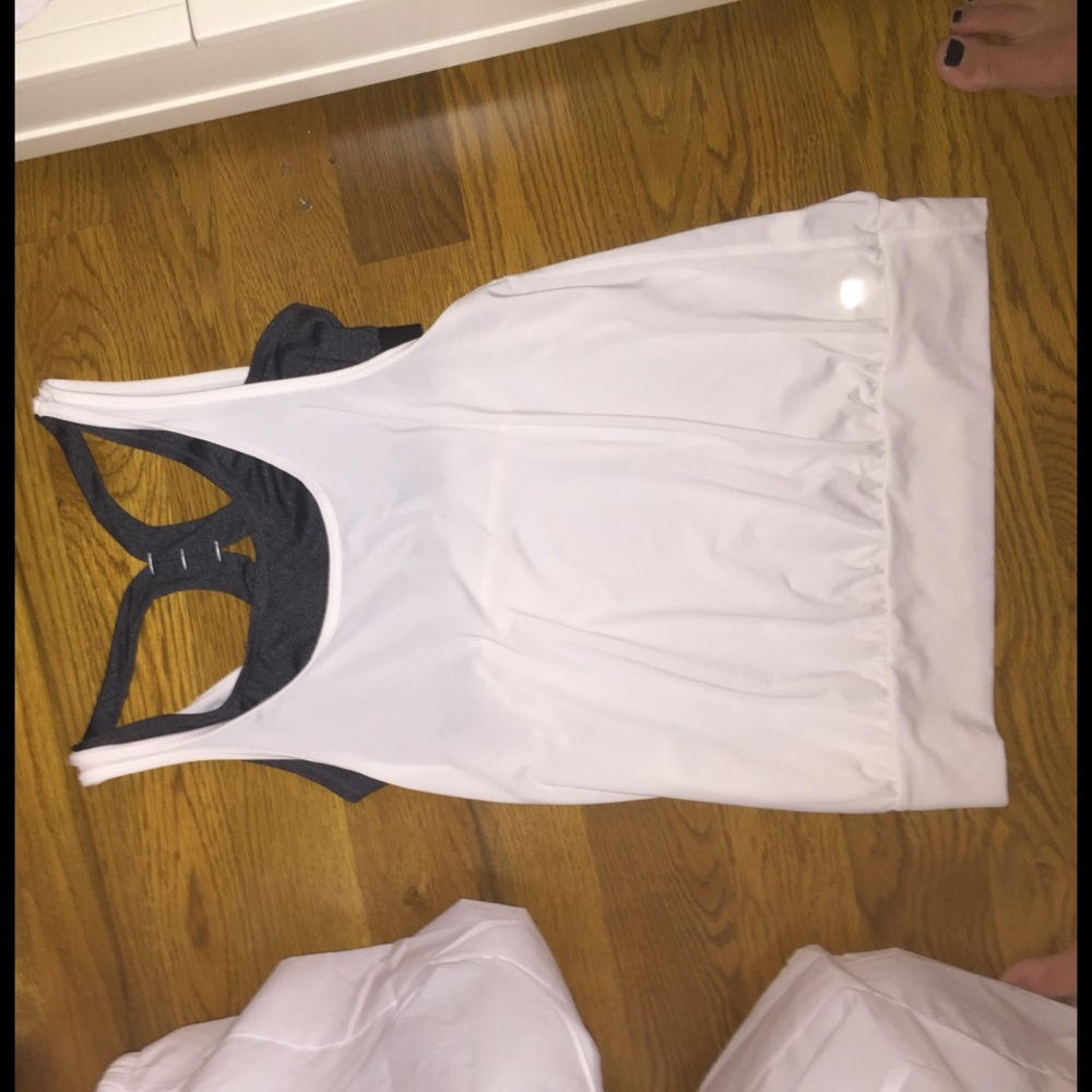 Lululemon style top