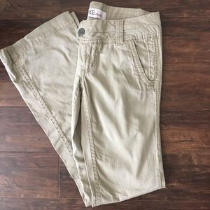 Buckle casual khaki pants. New never been worn