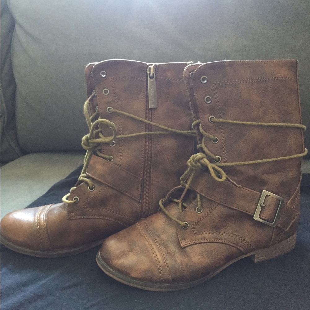 Cathy Jean boots size 5.5 color luggage