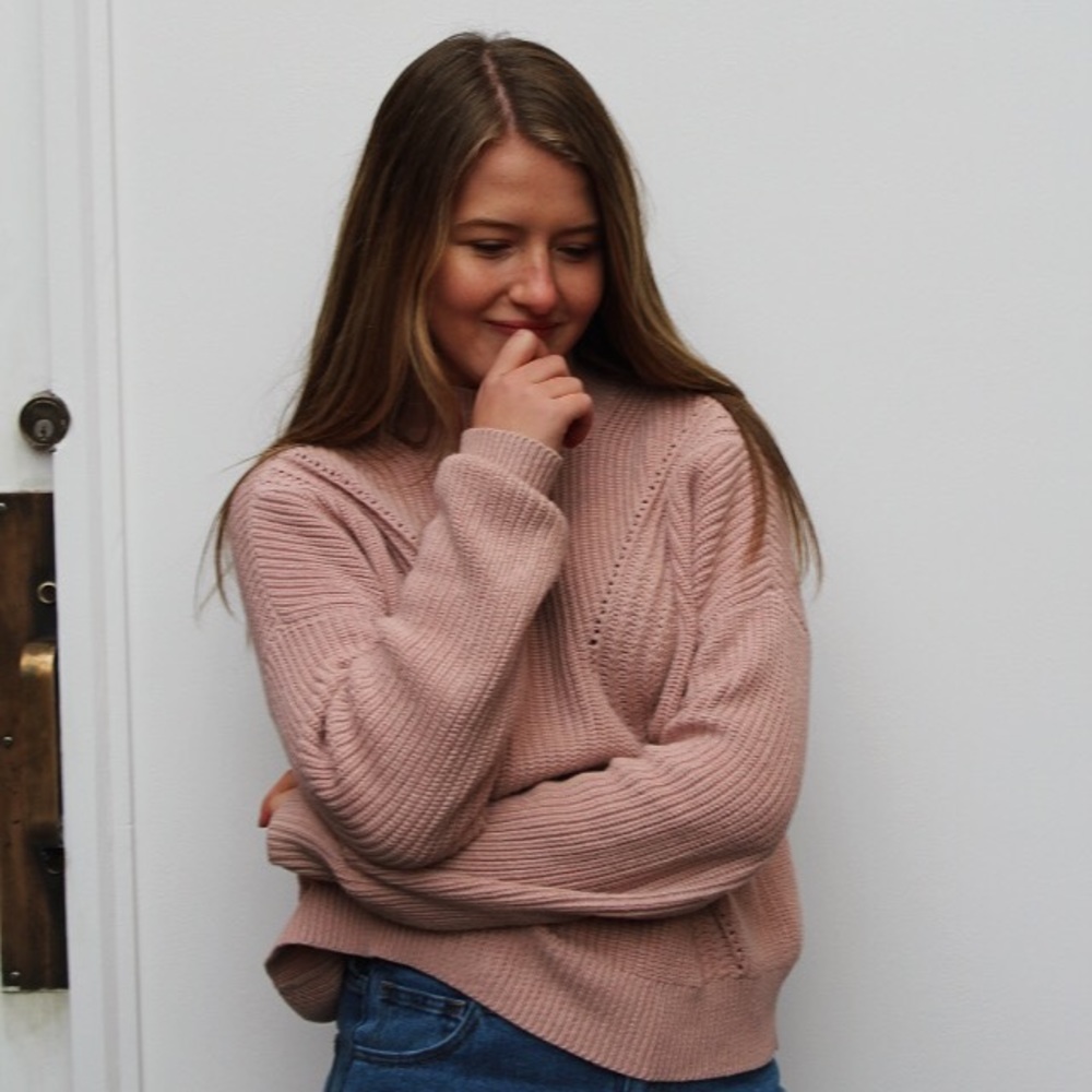 Light pink knit sweather