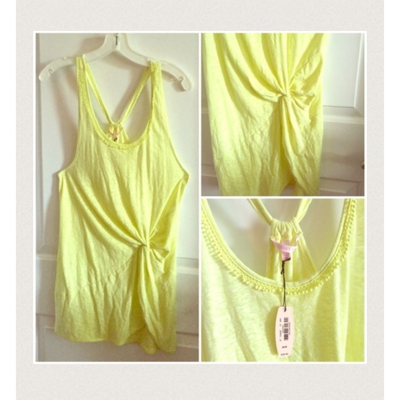 Victoria's Secret Tops - Victoria's Secret Summer Tank 💛💛💛