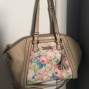 Jessica Simpson purse