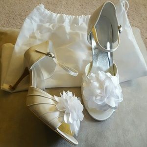 FINAL PRICE-WEDDING SHOES IvoryPumps w/Ankle Strap