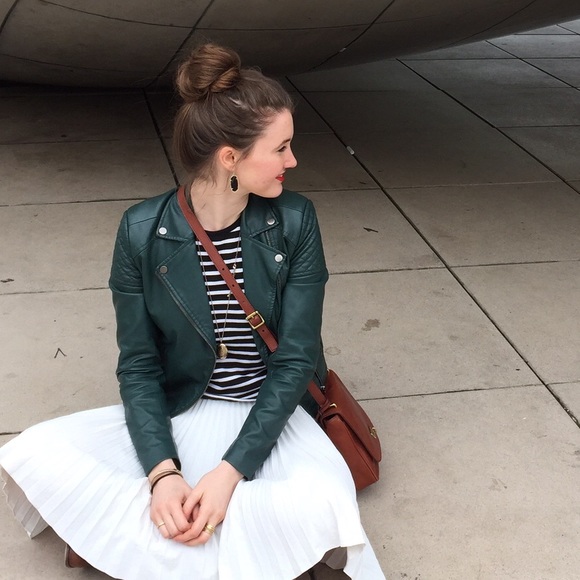 Meet your Posher, Kendall - Picture 2 of 2