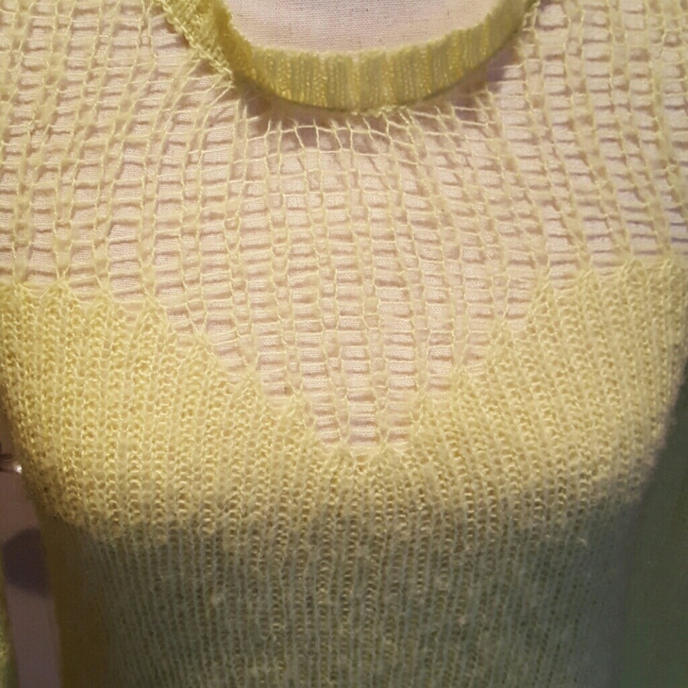๐น ๏ธFree People Illusion Sweater - Picture 1 of 4