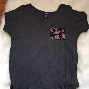 Tshirt with floral pocket