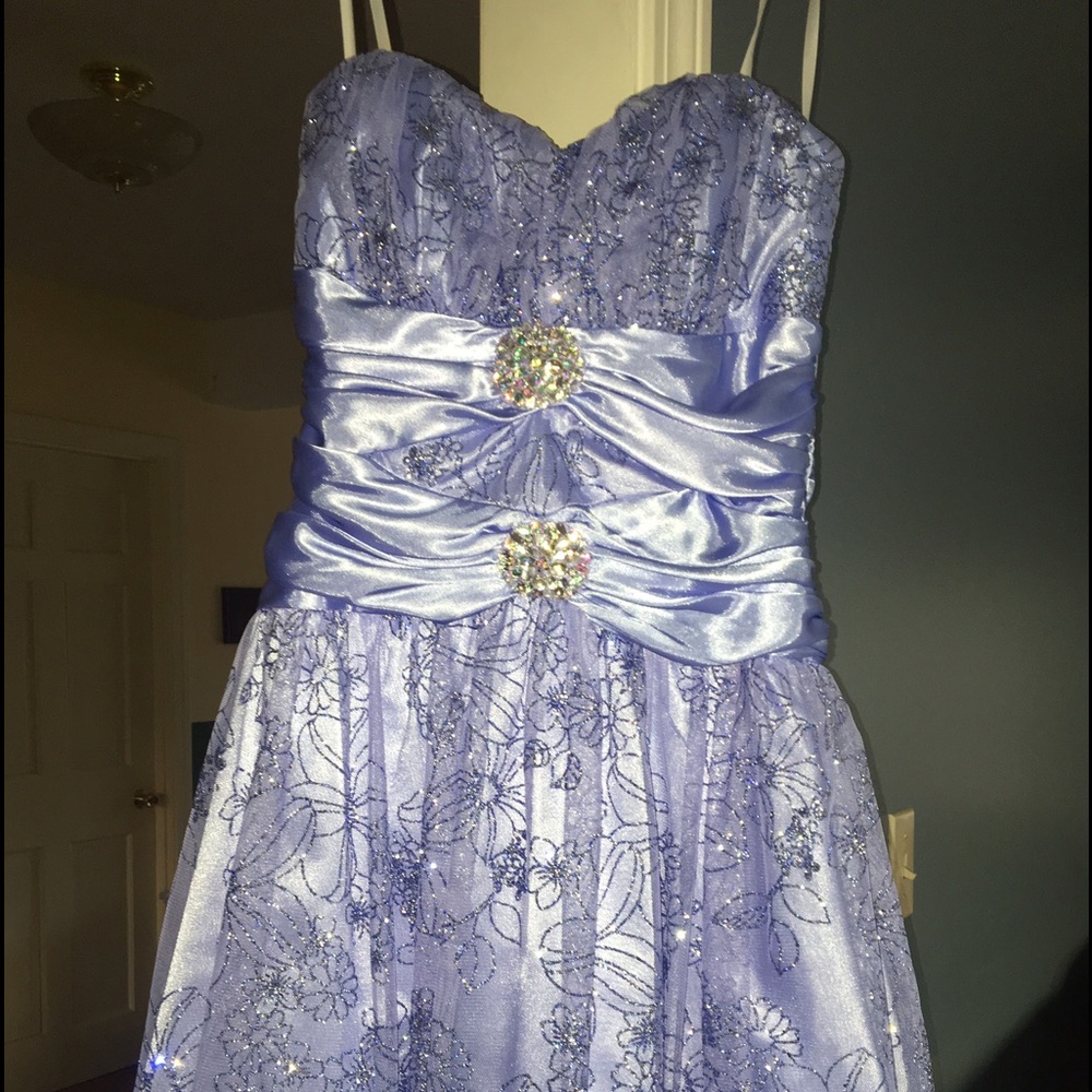 Strapless, periwinkle blue party/prom dress
