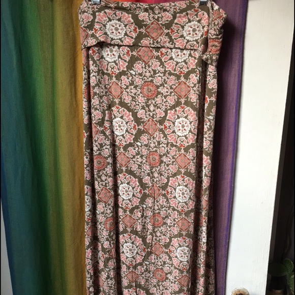 Patterned maxi skirt! - Picture 2 of 2