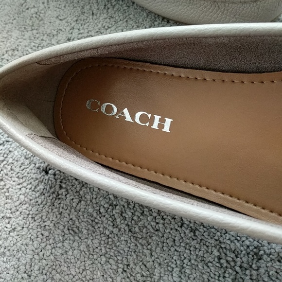 🎀Coach Pebbled Leather Loafers - Picture 2 of 5